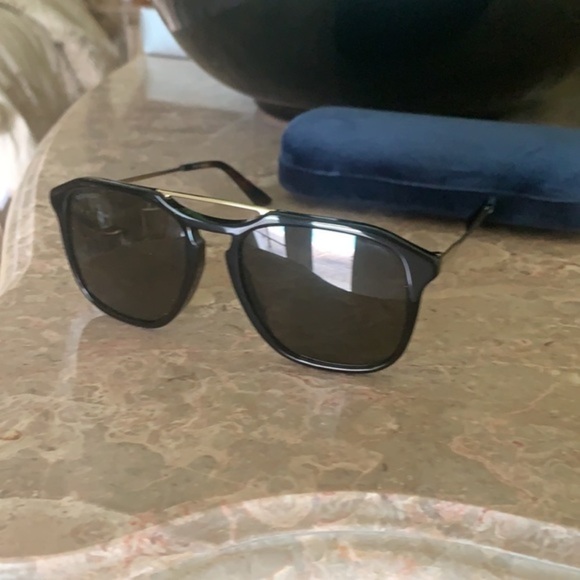 Brand new Gucci sunglasses - Picture 5 of 9